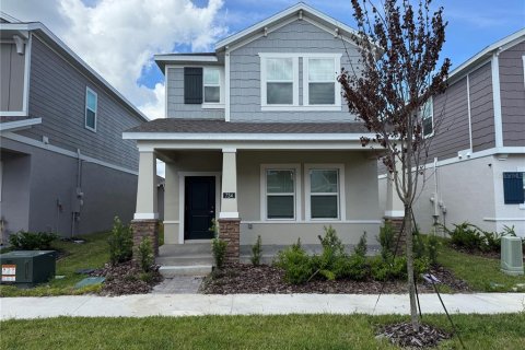 House in DeBary, Florida 4 bedrooms, 187.94 sq.m. № 1910065 - photo 1