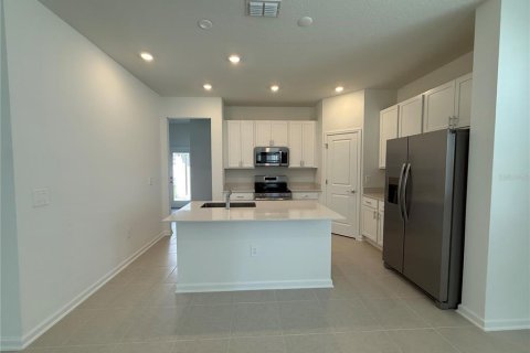 House in DeBary, Florida 4 bedrooms, 187.94 sq.m. № 1910065 - photo 11