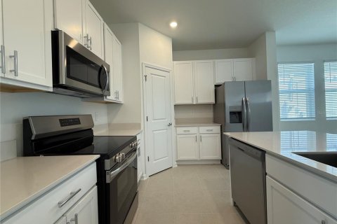House in DeBary, Florida 4 bedrooms, 187.94 sq.m. № 1910065 - photo 12