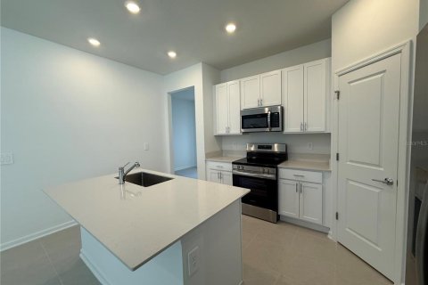 House in DeBary, Florida 4 bedrooms, 187.94 sq.m. № 1910065 - photo 15