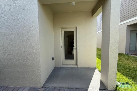House in DeBary, Florida 4 bedrooms, 187.94 sq.m. № 1910065 - photo 24