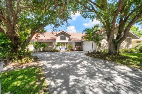 House in Jupiter, Florida 3 bedrooms, 158.03 sq.m. № 2319353 - photo 15