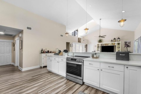 House in Jupiter, Florida 3 bedrooms, 158.03 sq.m. № 2319353 - photo 21