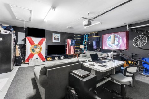 House in Jupiter, Florida 3 bedrooms, 158.03 sq.m. № 2319353 - photo 13