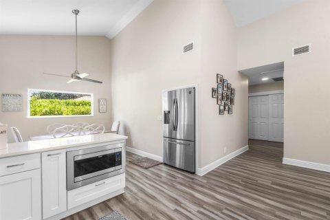 House in Jupiter, Florida 3 bedrooms, 158.03 sq.m. № 2319353 - photo 22