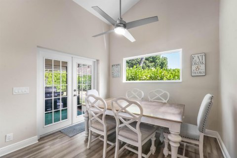 House in Jupiter, Florida 3 bedrooms, 158.03 sq.m. № 2319353 - photo 2