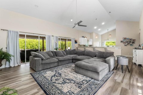 House in Jupiter, Florida 3 bedrooms, 158.03 sq.m. № 2319353 - photo 18