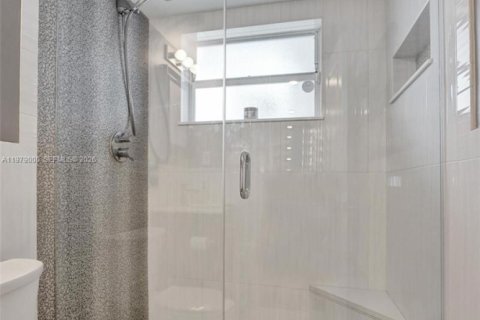 Condominio en venta en Fort Lauderdale, Florida, 2 dormitorios, 113.15 m2 № 2047353 - foto 25