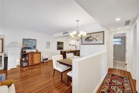 Condominio en venta en Fort Lauderdale, Florida, 2 dormitorios, 113.15 m2 № 2047353 - foto 12