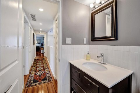 Condominio en venta en Fort Lauderdale, Florida, 2 dormitorios, 113.15 m2 № 2047353 - foto 26