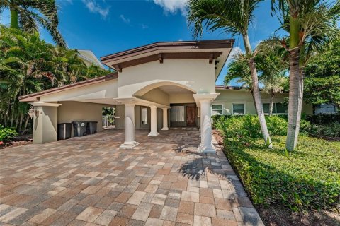 House in Belleair, Florida 2 bedrooms, 120.12 sq.m. № 2350200