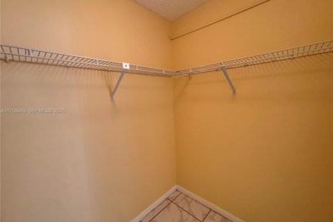 Condominio en venta en Sunny Isles Beach, Florida, 1 dormitorio, 59.46 m2 № 2077478 - foto 15