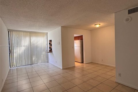 Condominio en venta en Sunny Isles Beach, Florida, 1 dormitorio, 59.46 m2 № 2077478 - foto 5