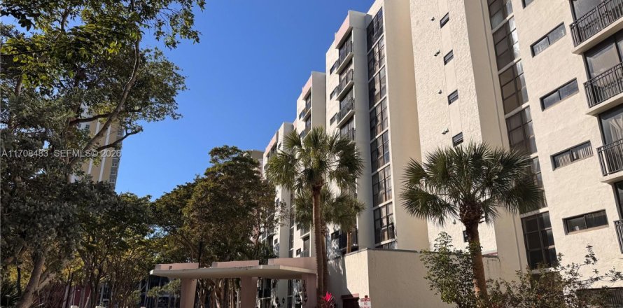 Condominio en Sunny Isles Beach, Florida, 1 dormitorio  № 2077478