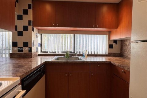 Condominio en venta en Sunny Isles Beach, Florida, 1 dormitorio, 59.46 m2 № 2077478 - foto 8