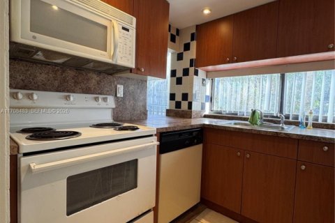 Condominio en venta en Sunny Isles Beach, Florida, 1 dormitorio, 59.46 m2 № 2077478 - foto 7