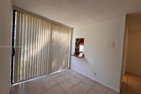 Condominio en venta en Sunny Isles Beach, Florida, 1 dormitorio, 59.46 m2 № 2077478 - foto 9