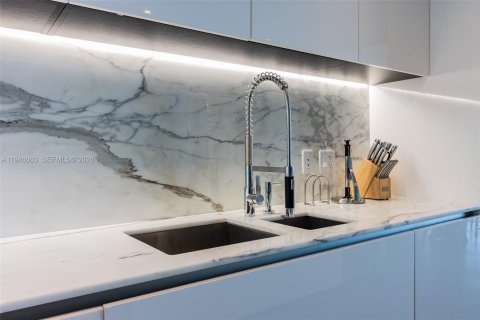 Copropriété à vendre à Bal Harbour, Floride: 3 chambres, 197.88 m2 № 2088909 - photo 25