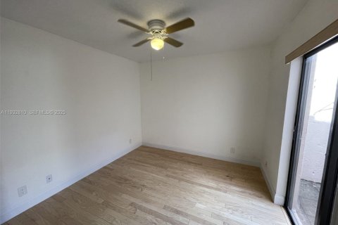 Снять в аренду виллу или дом в Уэстон, Флорида 3 спальни, 129.41м2, № 1991665 - фото 22