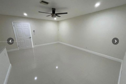 Купить виллу или дом в Форт-Лодердейл, Флорида 2 спальни, 89.93м2, № 1975337 - фото 7