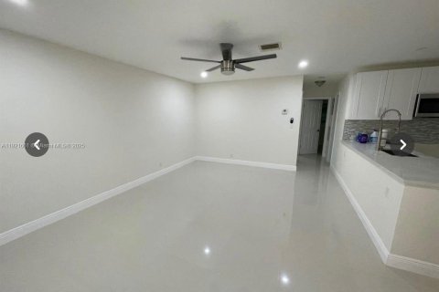 Купить виллу или дом в Форт-Лодердейл, Флорида 2 спальни, 89.93м2, № 1975337 - фото 9