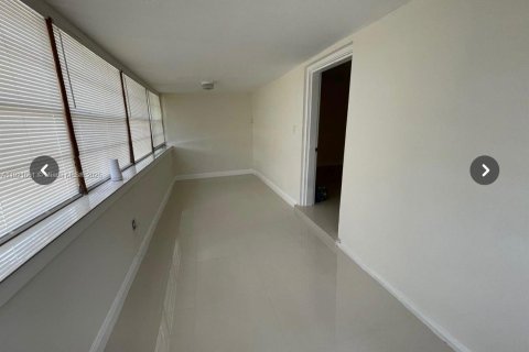 Купить виллу или дом в Форт-Лодердейл, Флорида 2 спальни, 89.93м2, № 1975337 - фото 4