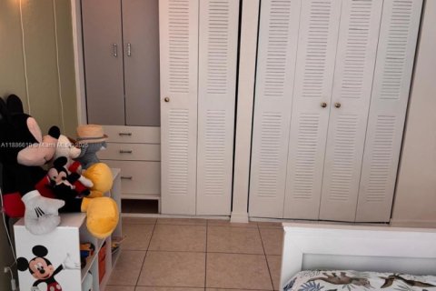Condo in Hialeah, Florida, 2 bedrooms  № 1933456 - photo 7