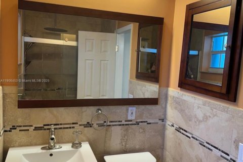 Villa ou maison à louer à Miami Gardens, Floride: 4 chambres, 139.07 m2 № 1957175 - photo 11