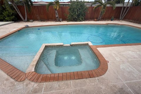 Villa ou maison à louer à Miami Gardens, Floride: 4 chambres, 139.07 m2 № 1957175 - photo 19