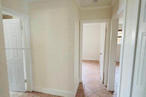 Villa ou maison à louer à Miami Gardens, Floride: 4 chambres, 139.07 m2 № 1957175 - photo 12