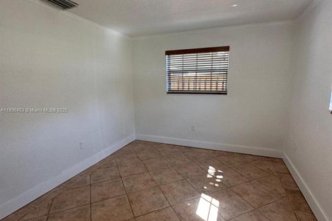 Villa ou maison à louer à Miami Gardens, Floride: 4 chambres, 139.07 m2 № 1957175 - photo 16