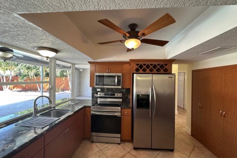 Villa ou maison à louer à Miami Gardens, Floride: 4 chambres, 139.07 m2 № 1957175 - photo 8