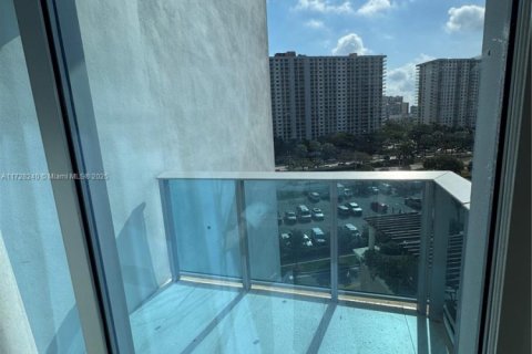 Copropriété à louer à Sunny Isles Beach, Floride: 3 chambres, 195.09 m2 № 1959773 - photo 28