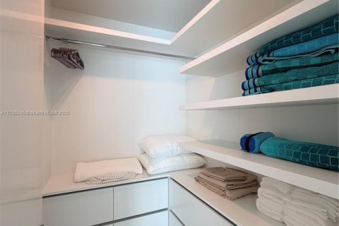 Copropriété à louer à Sunny Isles Beach, Floride: 3 chambres, 195.09 m2 № 1959773 - photo 27