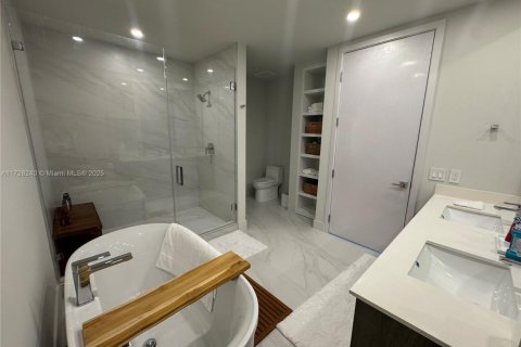 Copropriété à louer à Sunny Isles Beach, Floride: 3 chambres, 195.09 m2 № 1959773 - photo 11