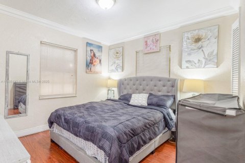 Propiedad comercial en venta en Miami, Florida № 1935202 - foto 18