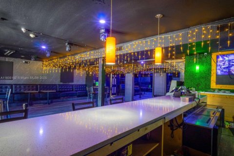 Propiedad comercial en venta en Miami, Florida № 1935202 - foto 23