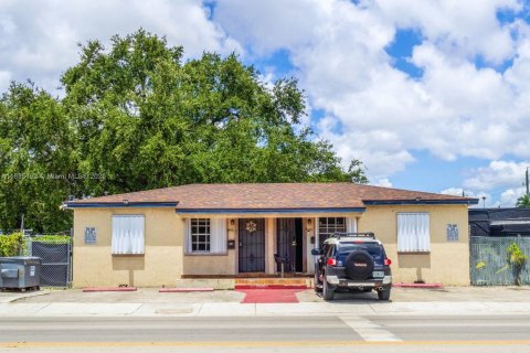 Propiedad comercial en venta en Miami, Florida № 1935202 - foto 4