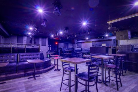 Propiedad comercial en venta en Miami, Florida № 1935202 - foto 26