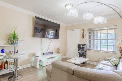 Propiedad comercial en venta en Miami, Florida № 1935202 - foto 16