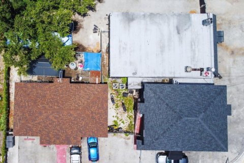 Propiedad comercial en venta en Miami, Florida № 1935202 - foto 2