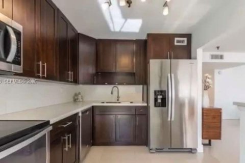 Condominio en Miami, Florida, 2 dormitorios № 2033672