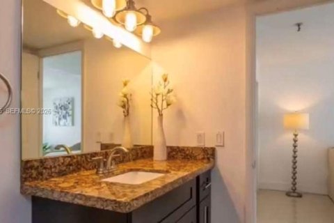 Купить кондоминиум в Майами, Флорида 2 спальни, 111.2м2, № 2033672 - фото 6