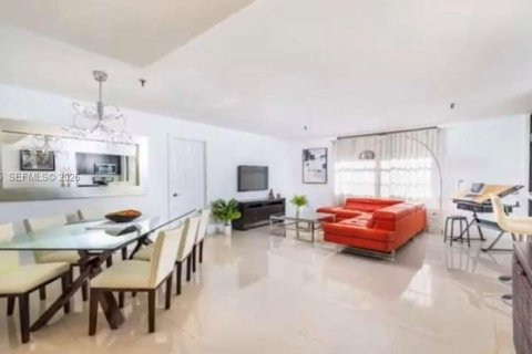Купить кондоминиум в Майами, Флорида 2 спальни, 111.2м2, № 2033672 - фото 2
