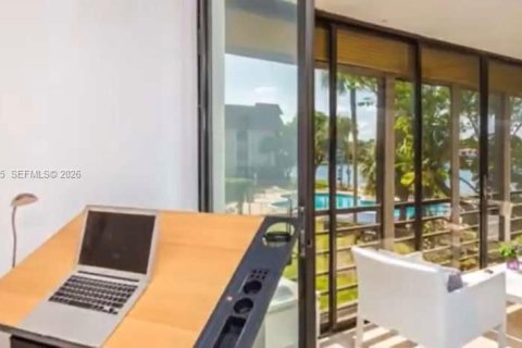 Купить кондоминиум в Майами, Флорида 2 спальни, 111.2м2, № 2033672 - фото 4