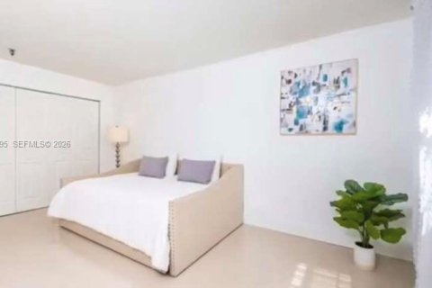 Купить кондоминиум в Майами, Флорида 2 спальни, 111.2м2, № 2033672 - фото 7