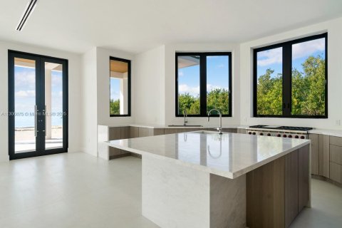 House in Marathon, Florida 9 bedrooms, 1743.13 sq.m. № 1933895 - photo 29