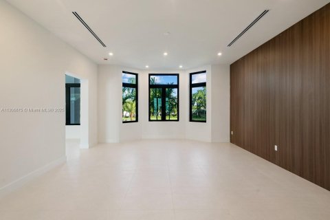 House in Marathon, Florida 9 bedrooms, 1743.13 sq.m. № 1933895 - photo 24