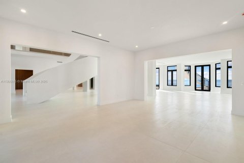 House in Marathon, Florida 9 bedrooms, 1743.13 sq.m. № 1933895 - photo 23