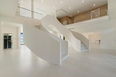 House in Marathon, Florida 9 bedrooms, 1743.13 sq.m. № 1933895 - photo 18